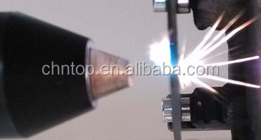Máy cắt laser sợi CNC tiên tiến với mô-đun laser sợi QCW800 và đầu cắt vật liệu siêu cứng tùy chỉnh đặc biệt